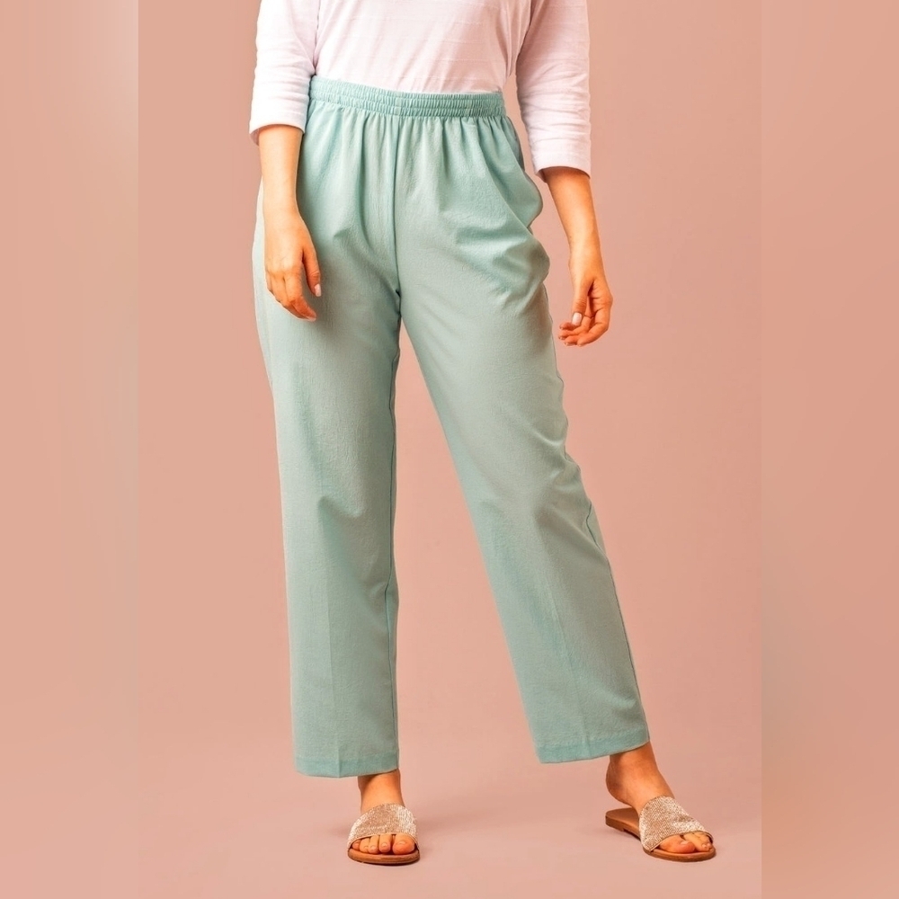 BonWorth Meadow Green Lightweight Pull On Pants Size S Petite